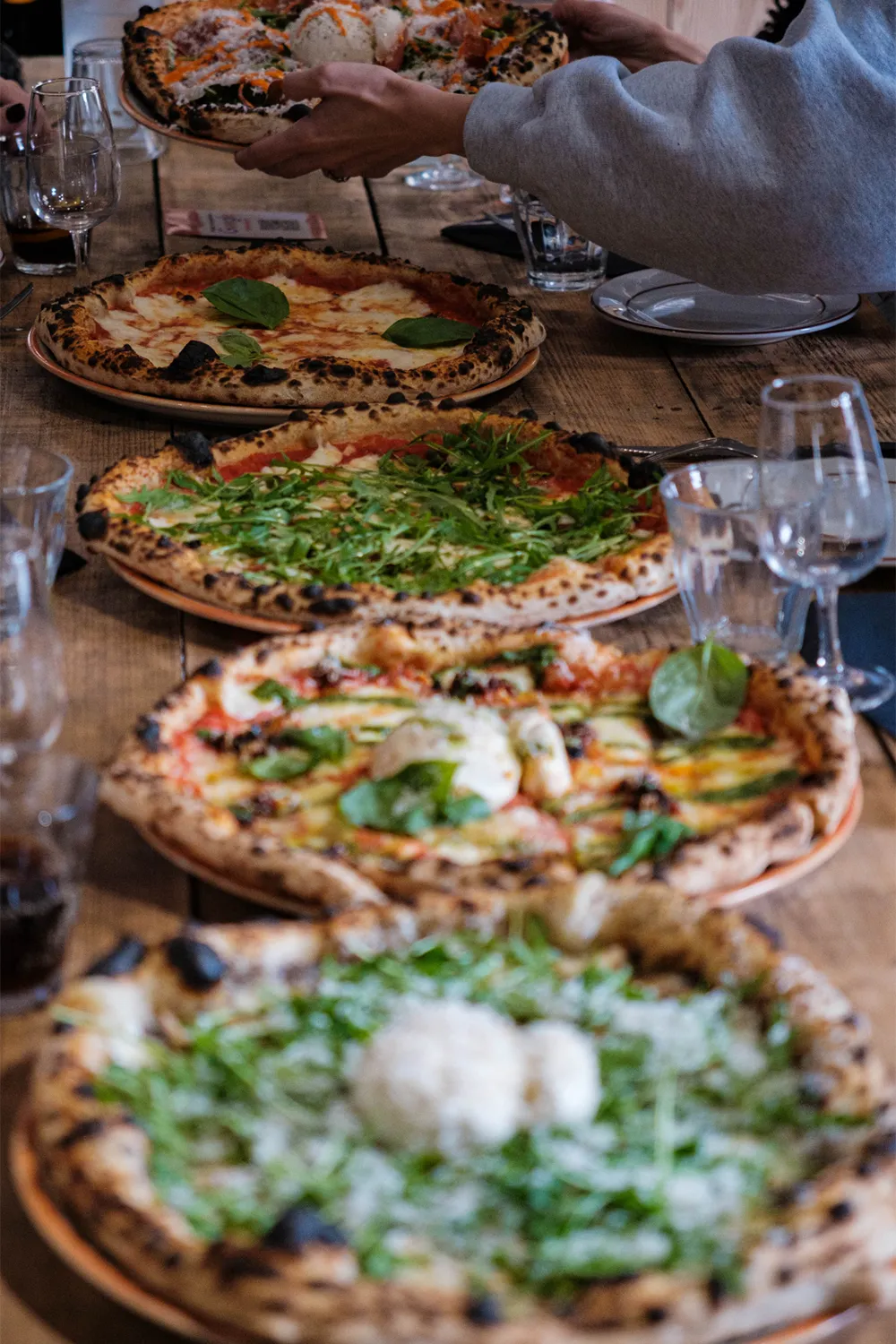 Pizza - Champagne au mont d'or - La boite noire